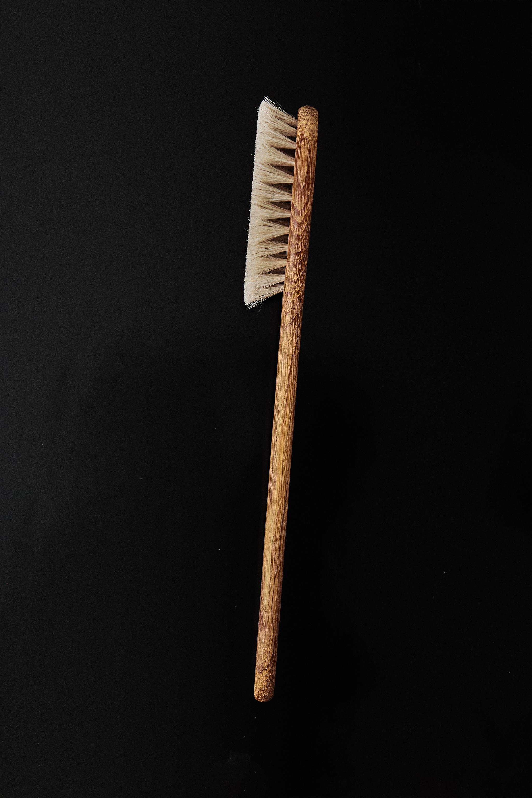 IRIS HANTVERK BODY BRUSH — Light beige