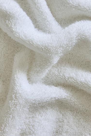 PLAIN COTTON TERRY BATH TOWEL (500 GXM²) - White by Zara - Image 3