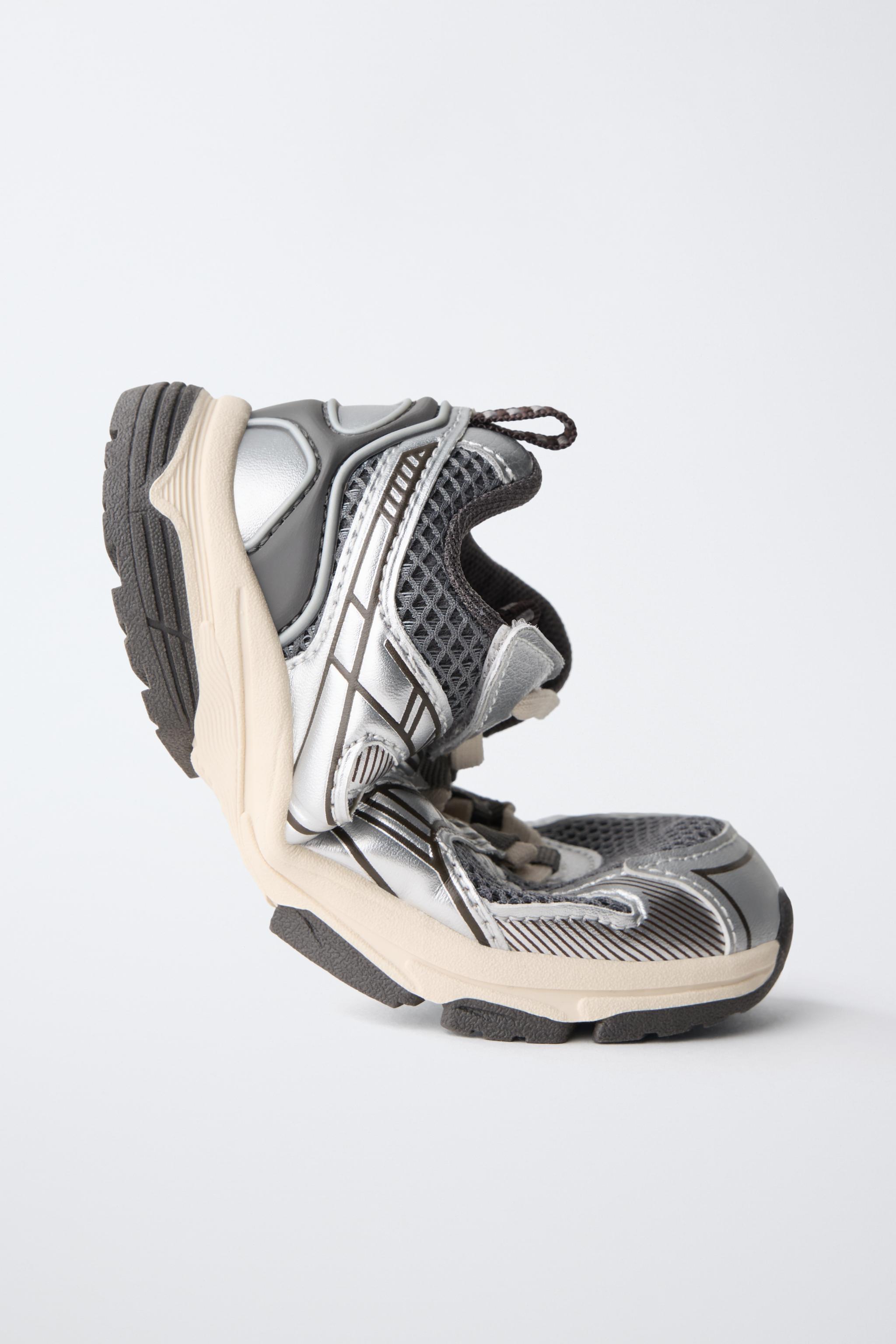 METALLIC SNEAKERS
