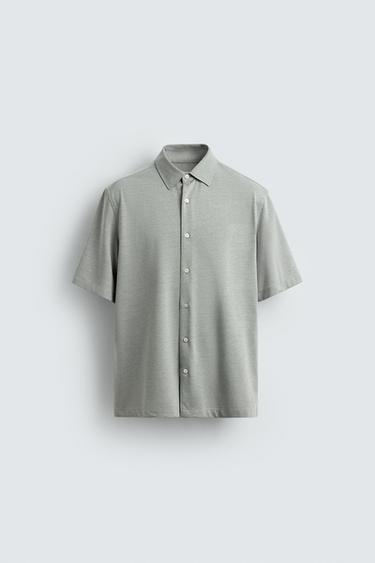 قميص SOFT REGULAR FIT - أخضر فاتح الخاص بـ Zara