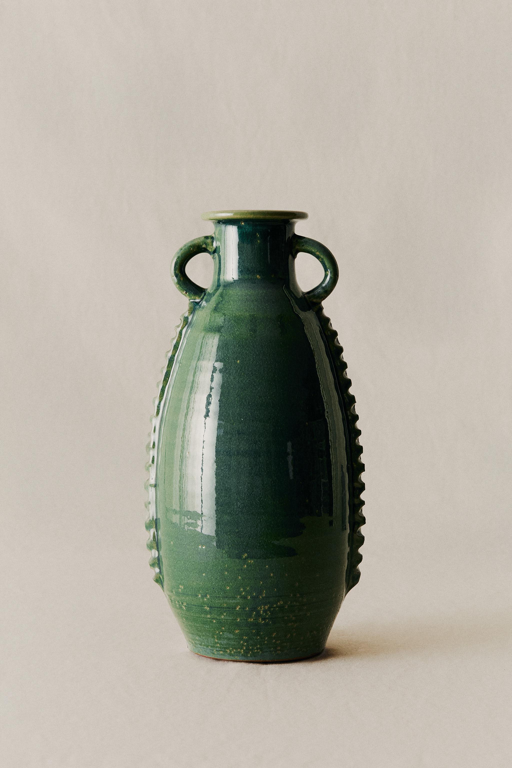 VASE DÉCORATIF EN TERRE CUITE