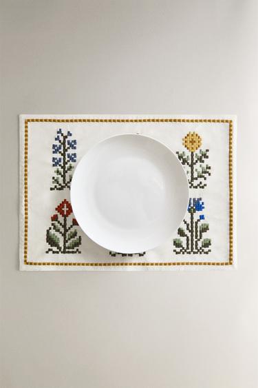 FLORAL EMBROIDERY PLACEMAT - White by Zara - Image 4