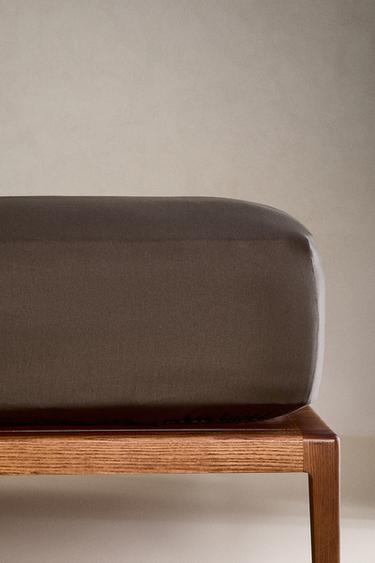 SATEEN FITTED SHEET | 40 CM HIGH (300 THREAD COUNT) - Dark brown by Zara