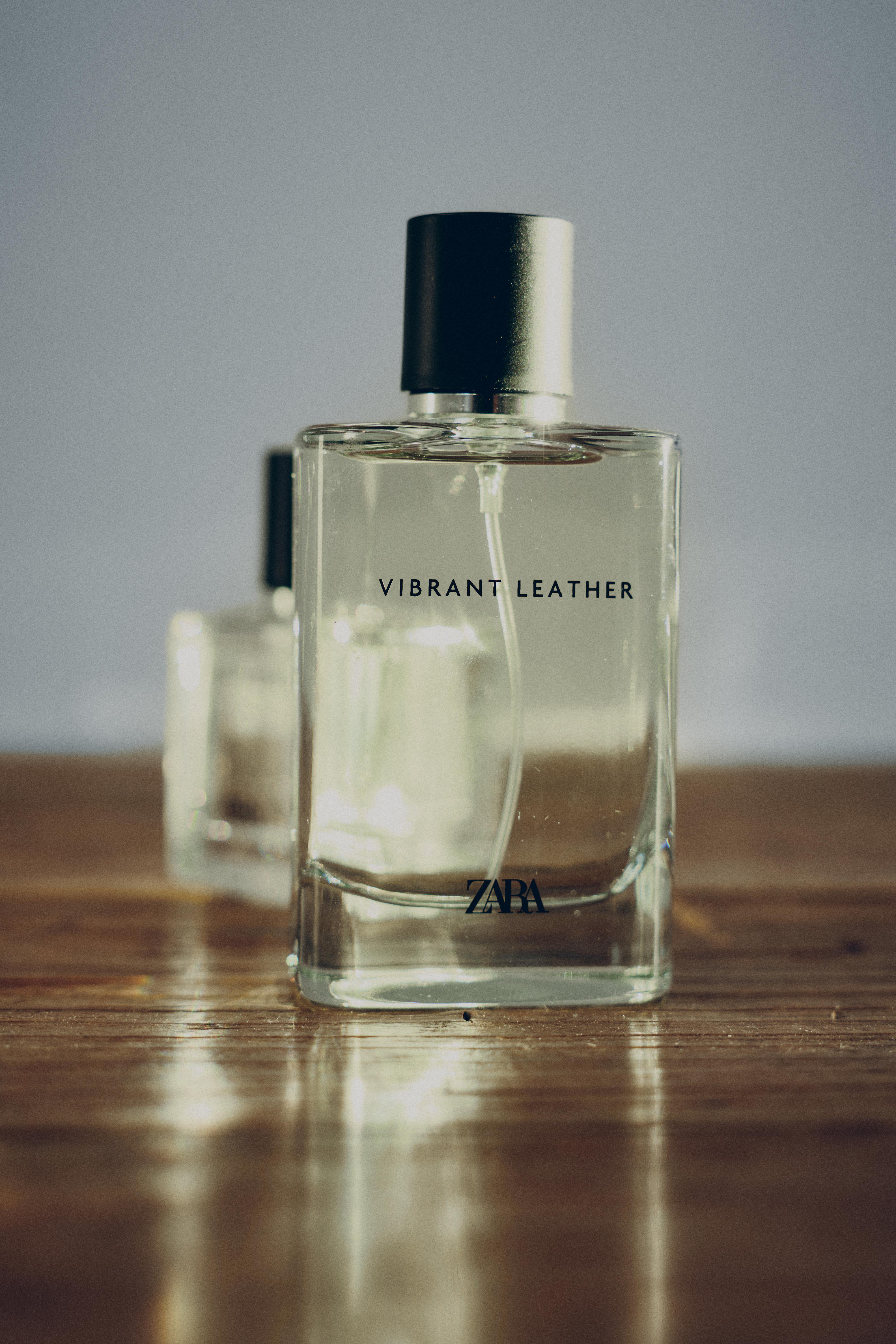 VIBRANT LEATHER EDP 100 ML (3.38 FL. OZ)