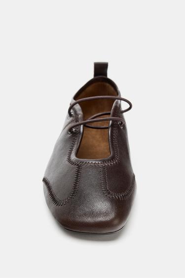 BALLERINES EN CUIR À LACETS - Marron de Zara - Image 3