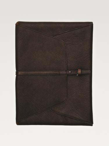 Funda iPad piel napa - Marrón de Zara