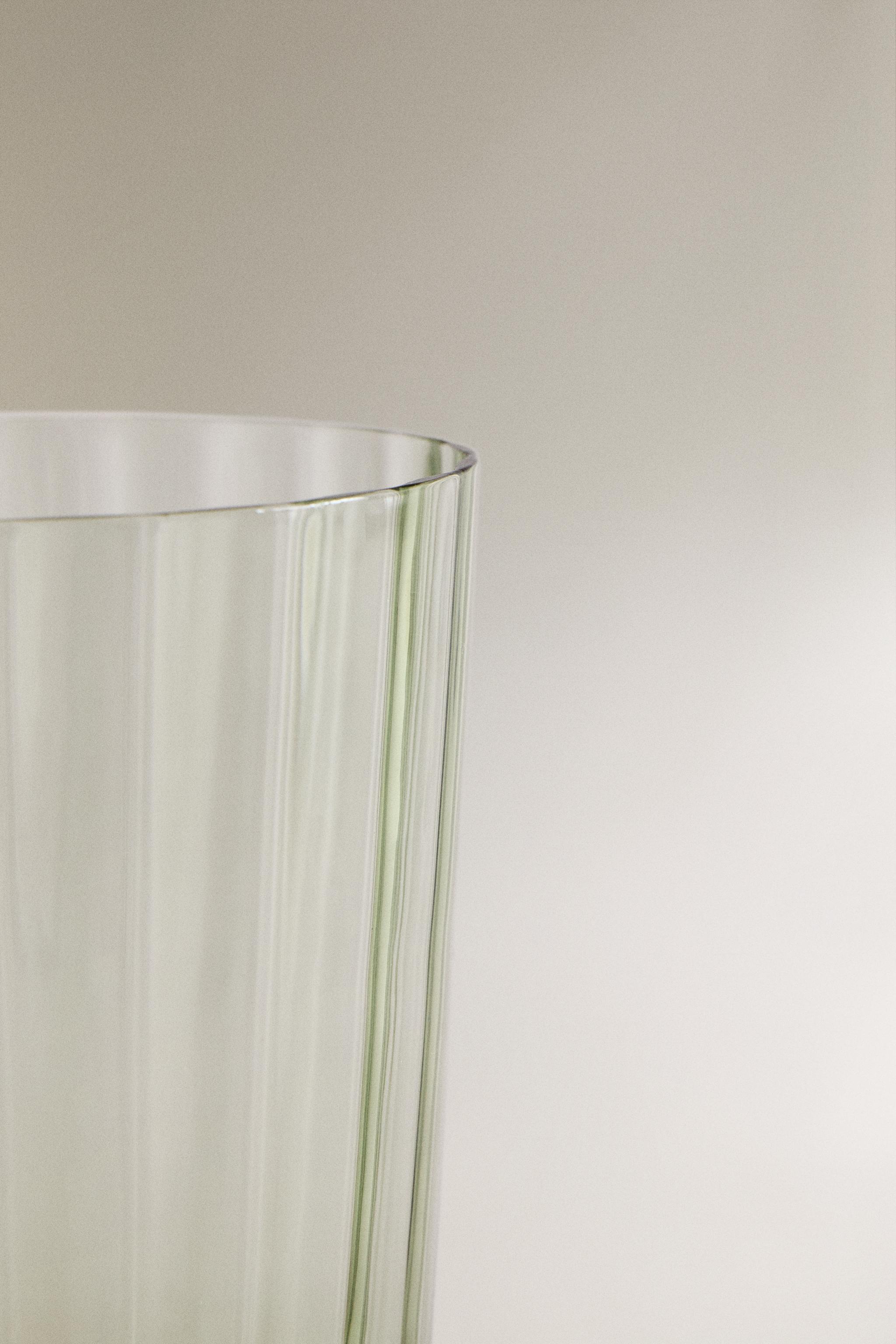 GLASS SOFT DRINK TUMBLER WITH LINE DESIGN