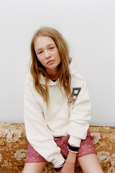 SUDADERA CAPUCHA OSO - Crudo de Zara