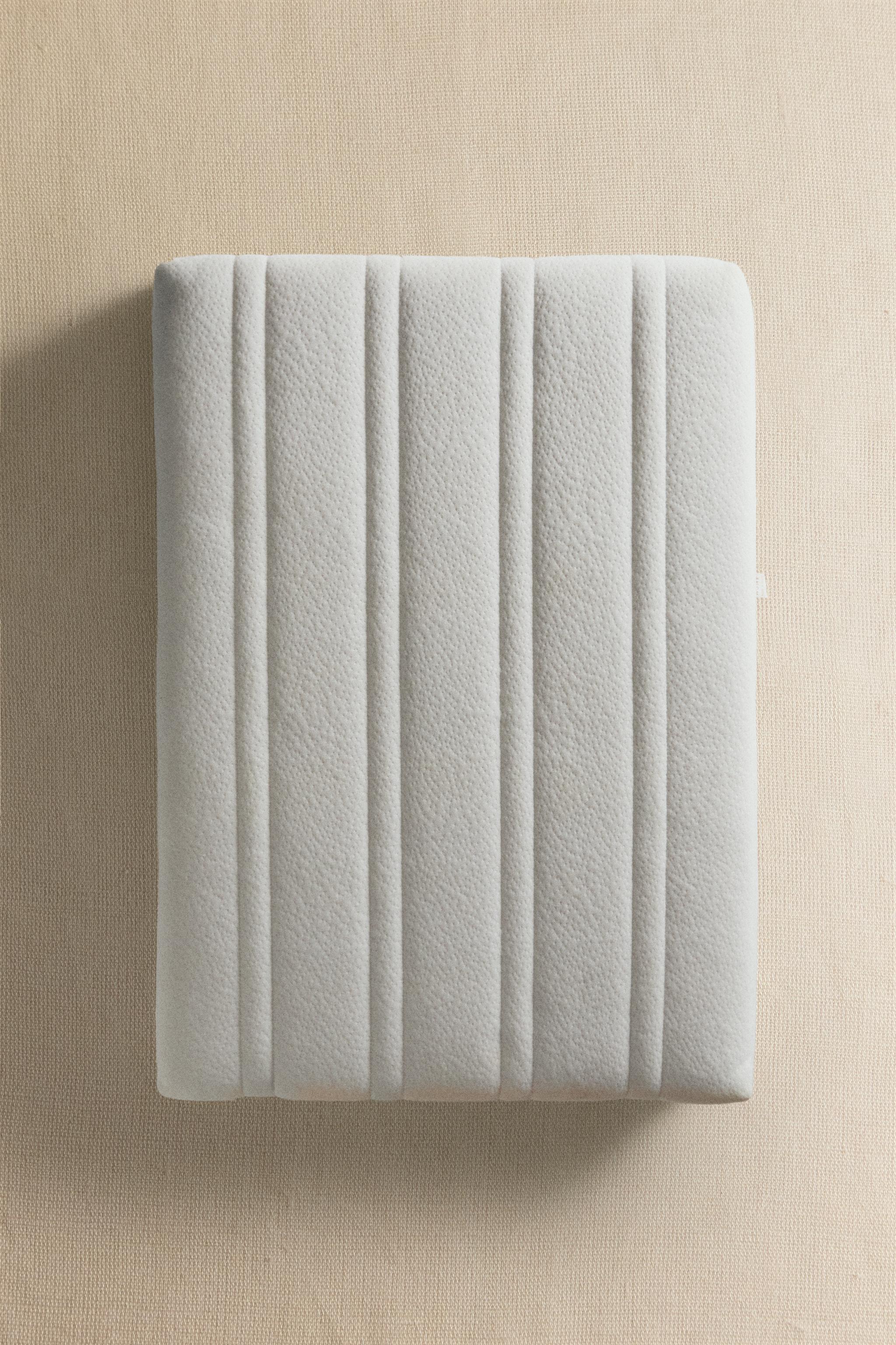 ASH MINI COT MATTRESS — White