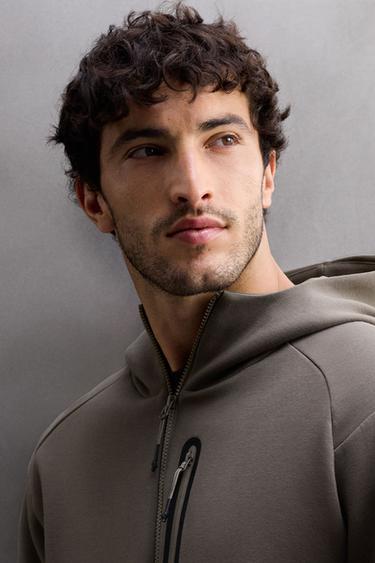 HOODIE TÉCNICA ZIPPER CAPUCHA - Arena de Zara