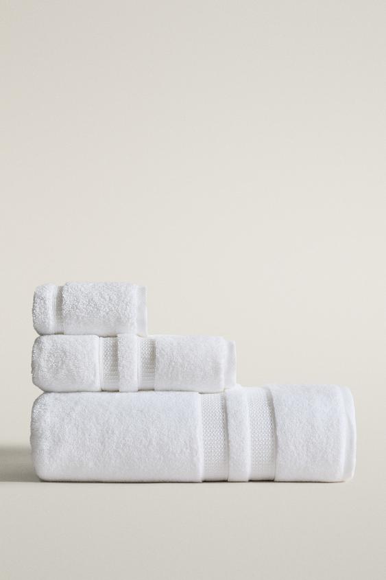 EXTRA SOFT DOUBLE BORDER BATH TOWEL - White by Zara - Image 0
