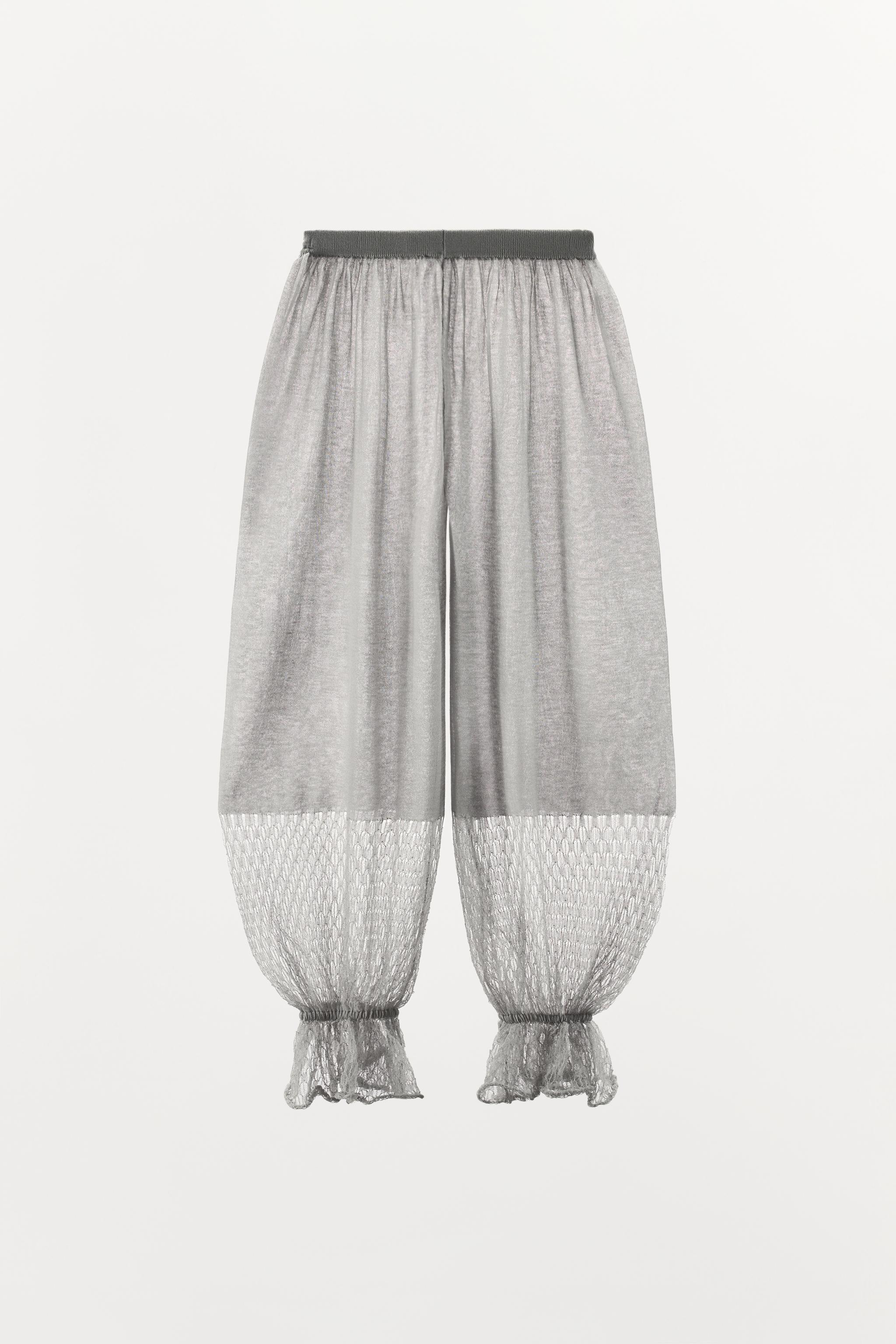 RUFFLED BLOOMER KNIT PANTS