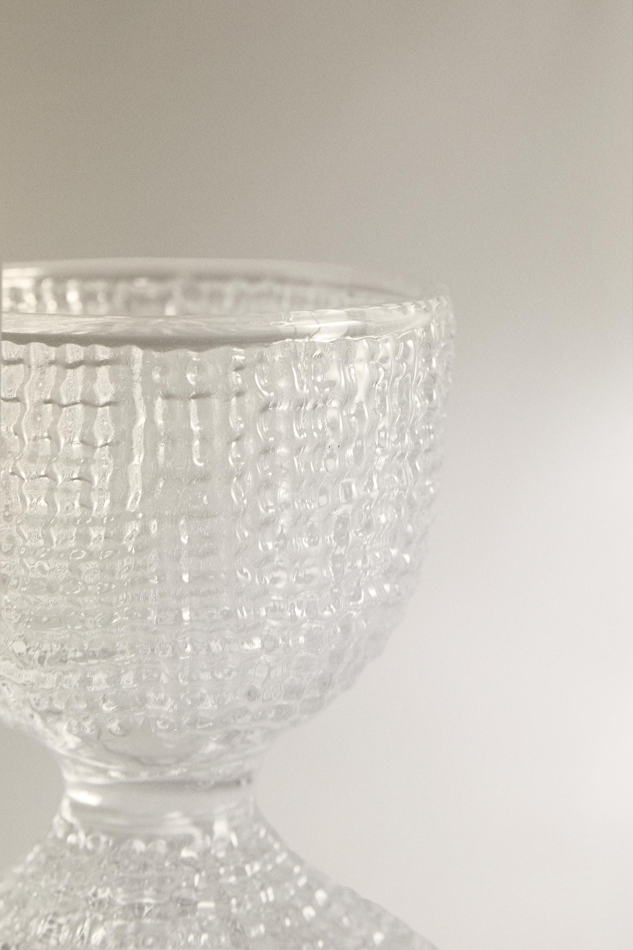 GLASS EGG CUP WITH RAISED DETAIL