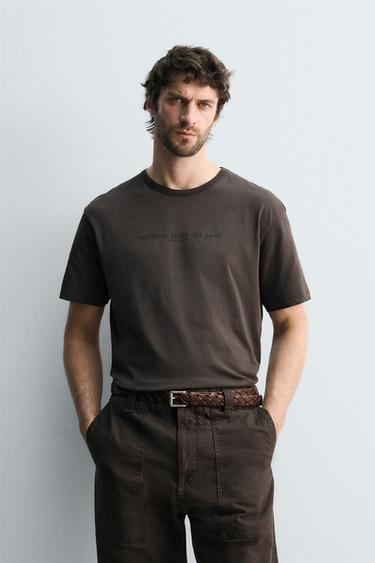 Zara TEXT PRINT T-SHIRT - Dark brown