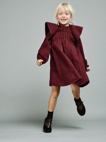 ПЛАТЬЕ С БЛЕСТЯЩИМИ ДЕТАЛЯМИ — КРАСНЫЙ от Zara
