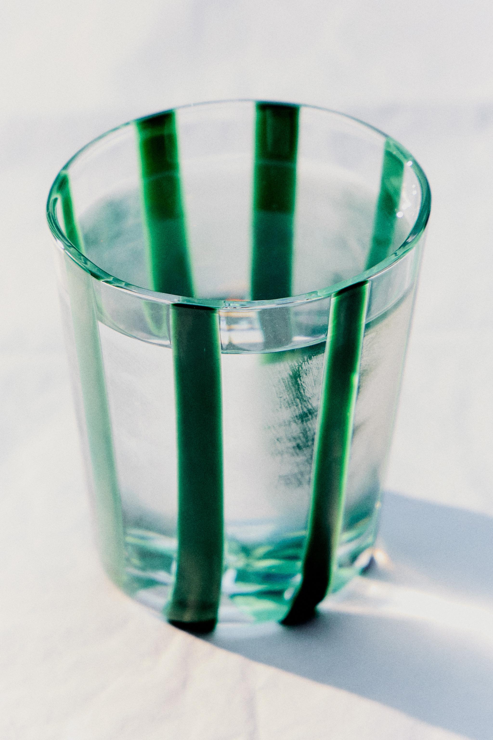 GLASS TUMBLER WITH LINE DESIGN — Green