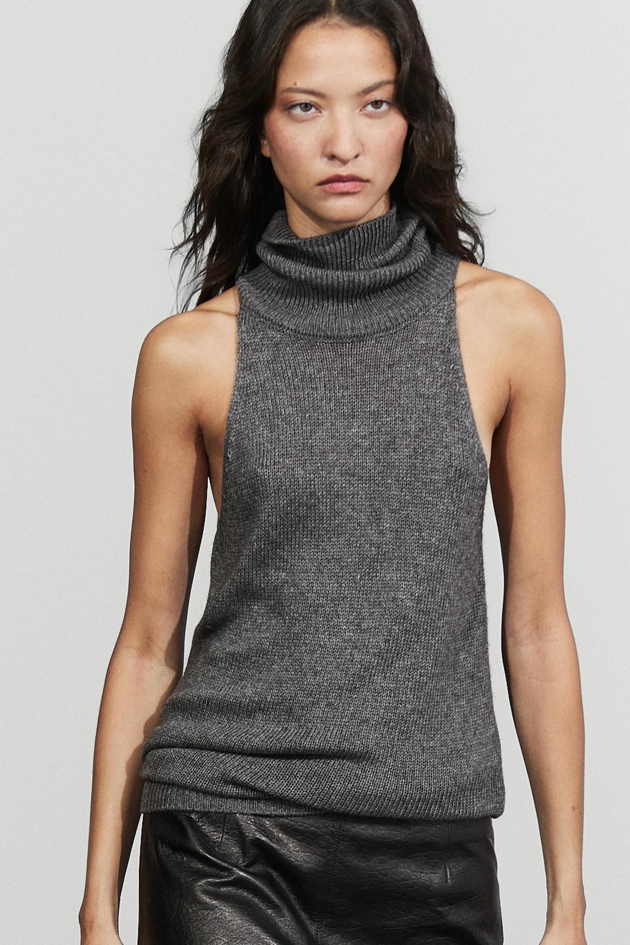 Halter neck knit top — 205