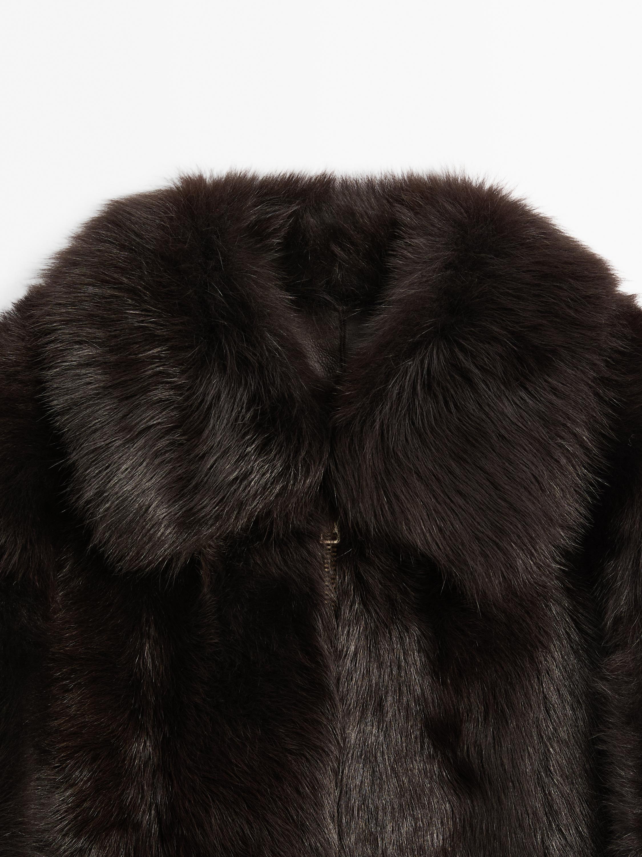 Veste courte en peau