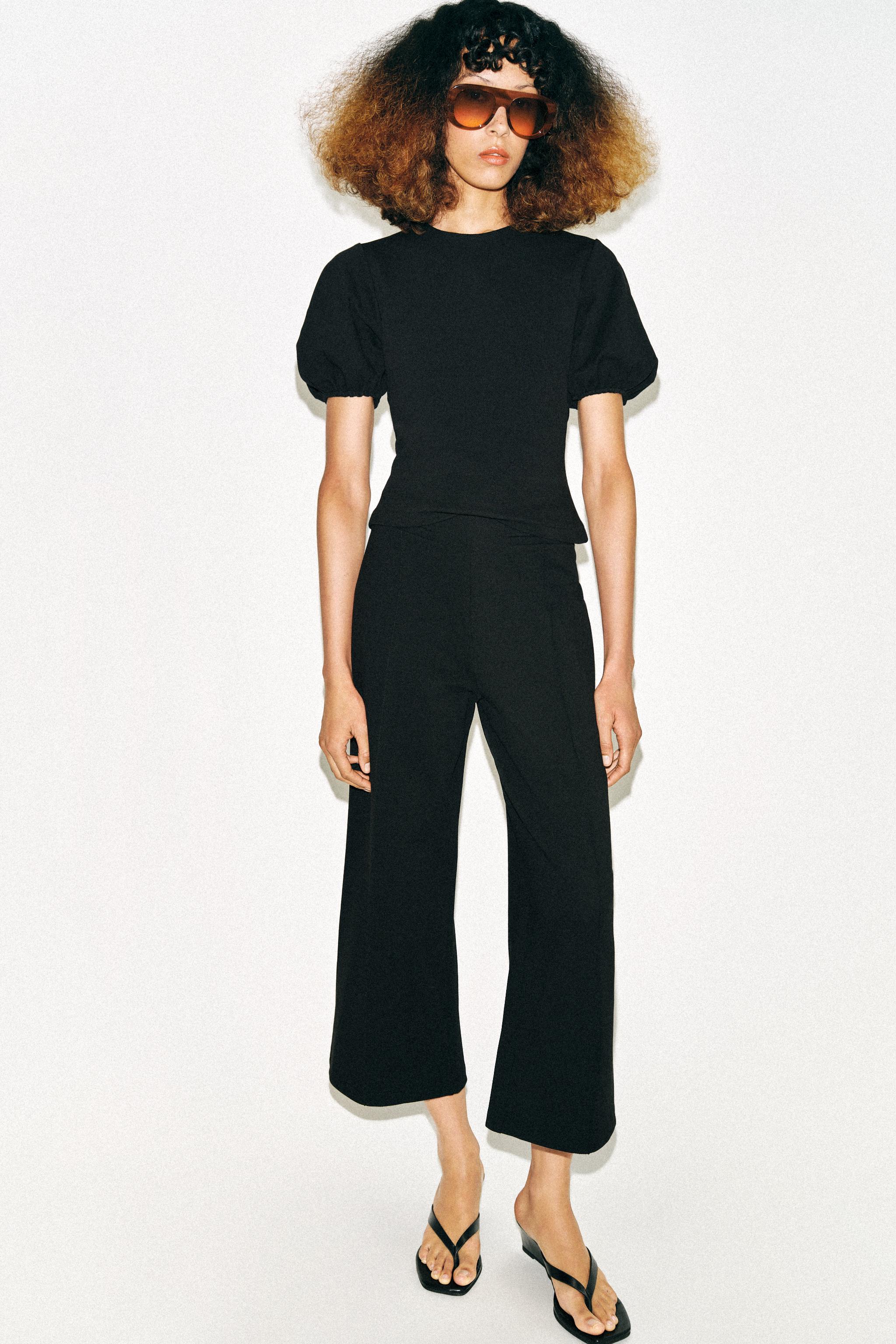 PUFF SLEEVE TOP — Black