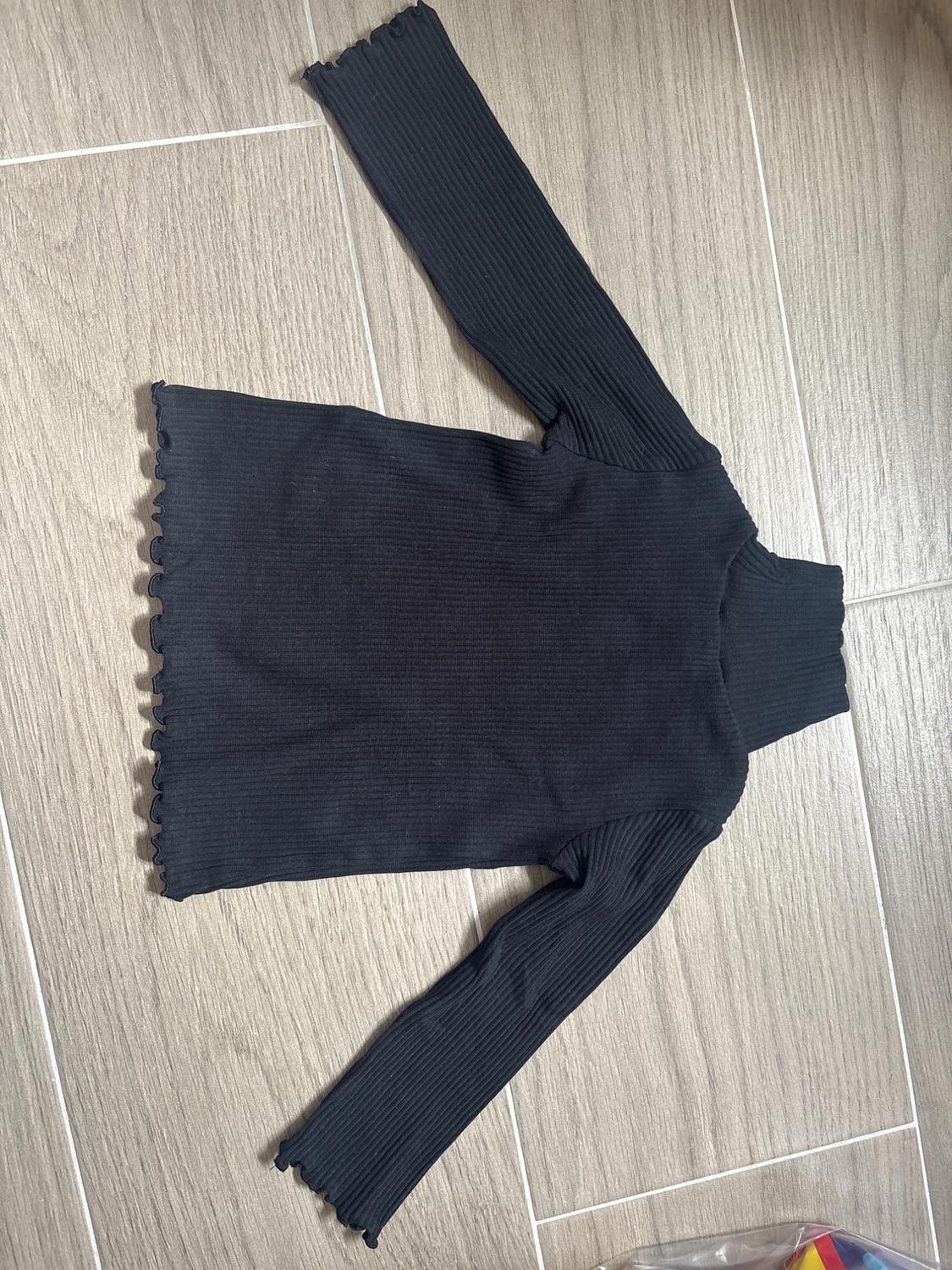 RIBBED TOP WITH SCALLOPED DETAILS - Image 2