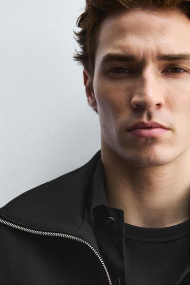 JACHETĂ TIP CĂMAȘĂ BOXY FIT CU FERMOAR - Negru de la Zara