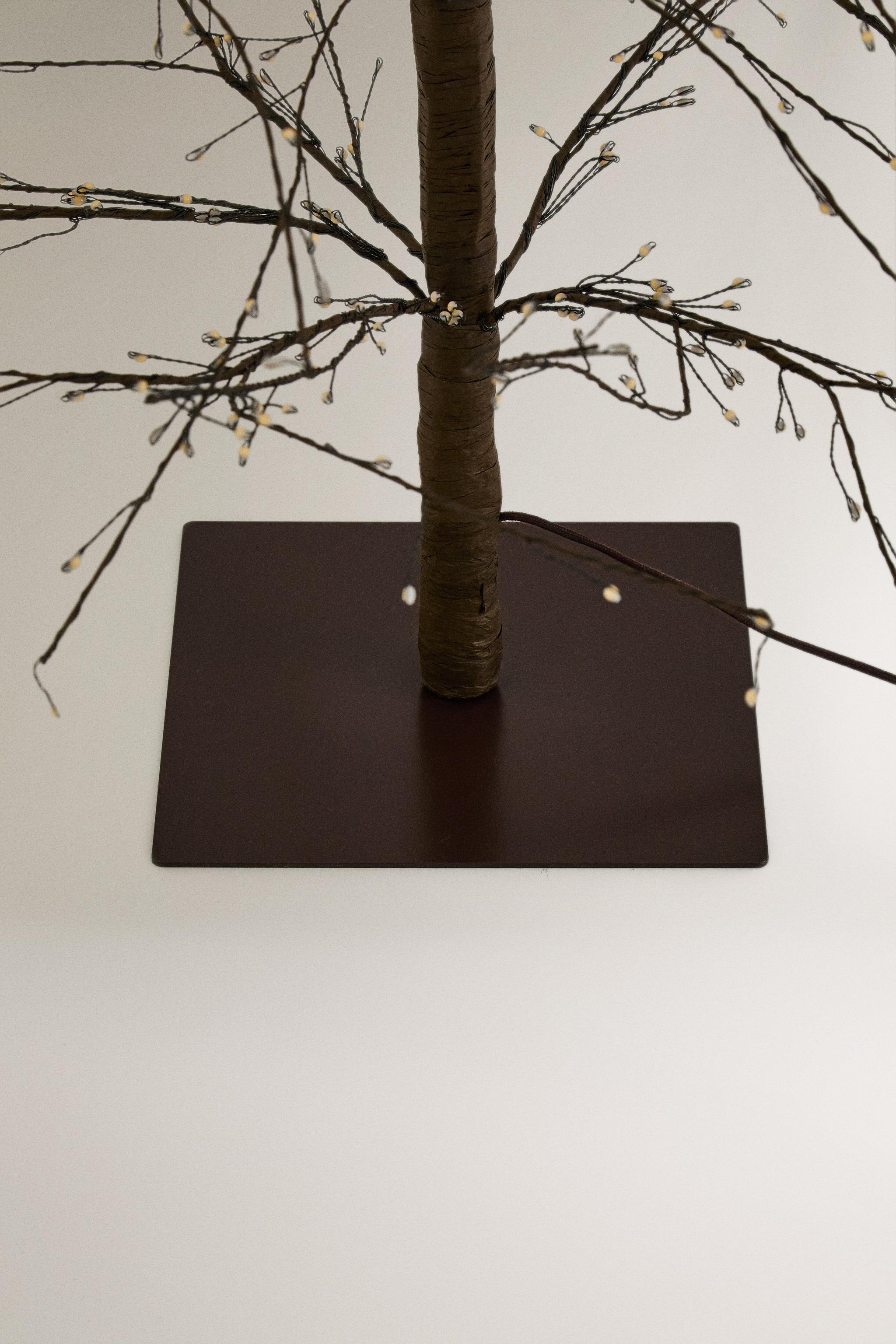 LED LIGHT CHRISTMAS TREE (70.9")