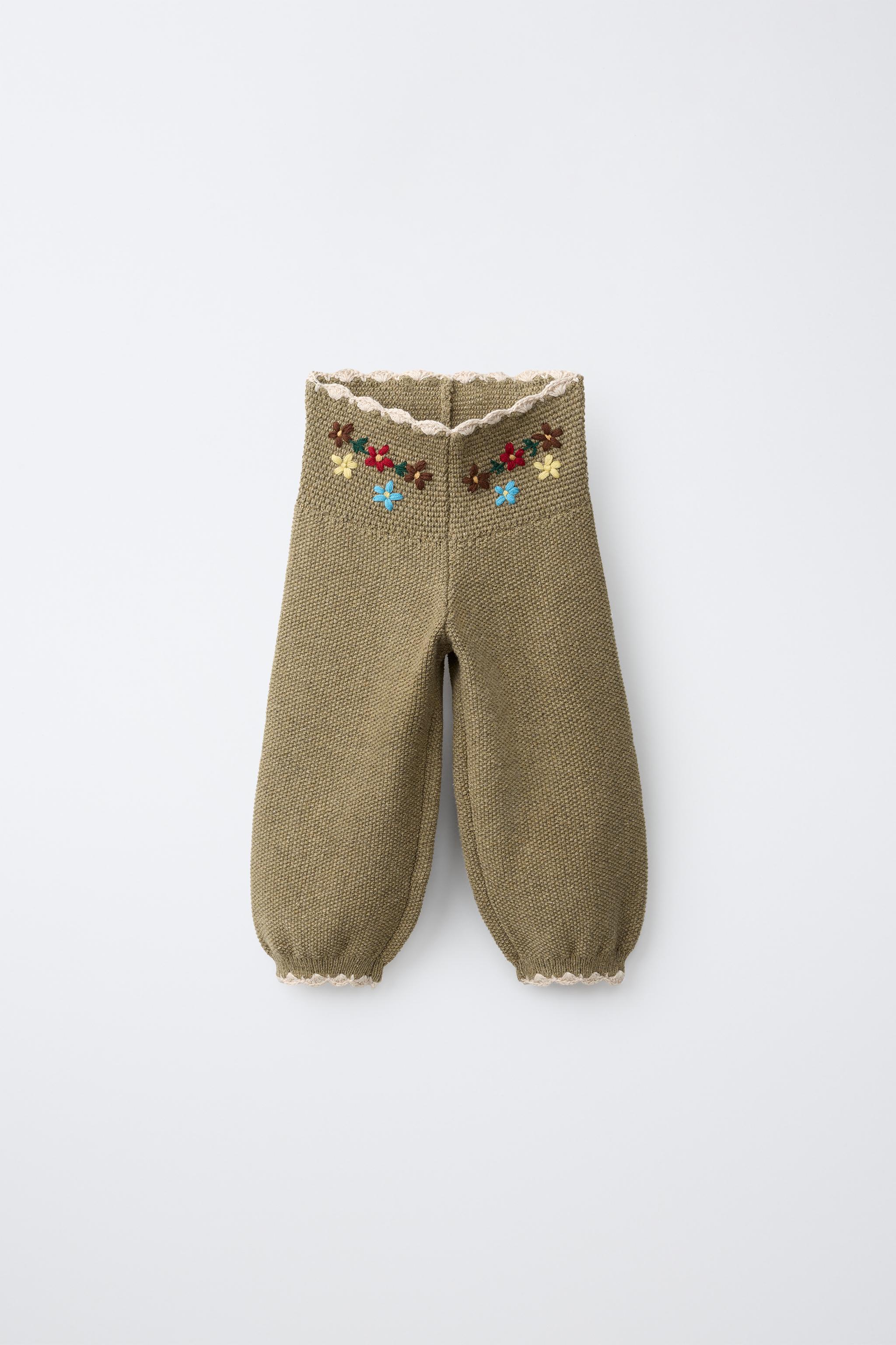 EMBROIDERED KNIT BLOOMERS