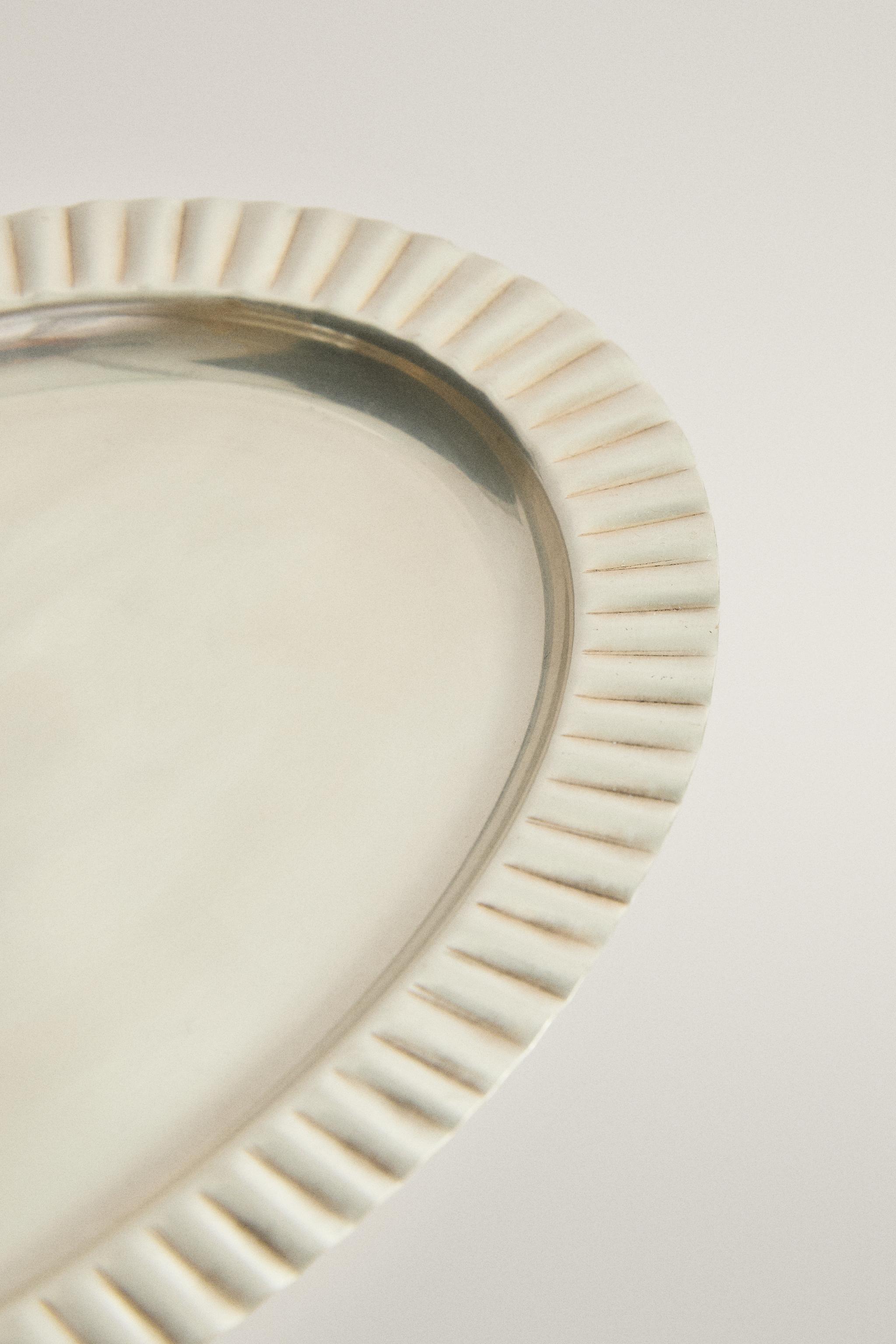 WAVY METAL BATH TRAY