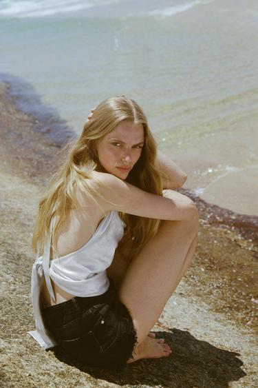 Zara TRF CURVED HIGH-WAIST DENIM SHORTS - Black