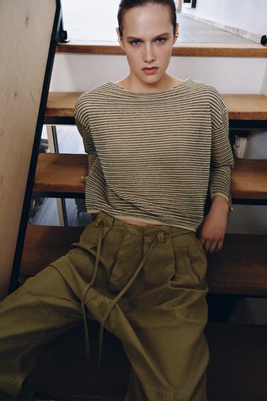 PULL EN MAILLE FINE À RAYURES - Rayures de Zara