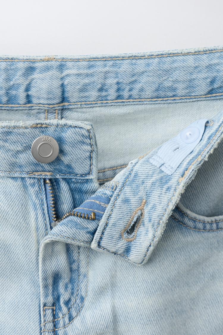 Jeans de pierna ancha con bordado floral y pedrería 3