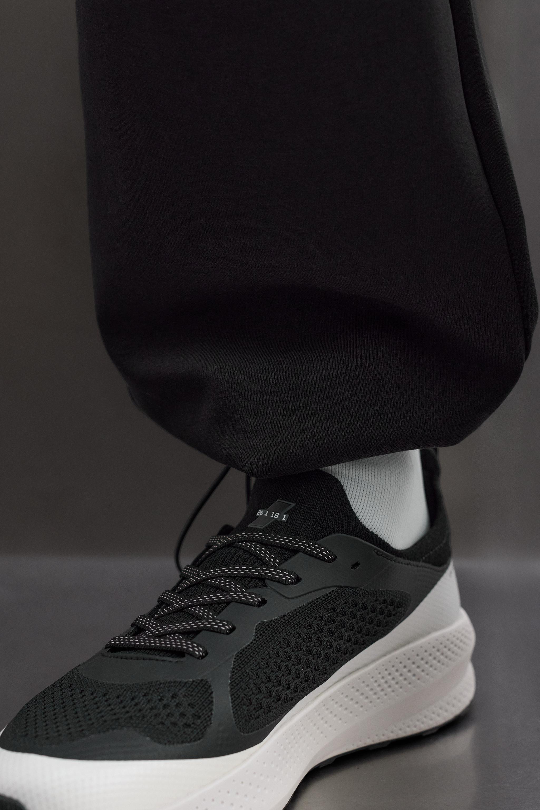 TECHNICAL JOGGER PANTS