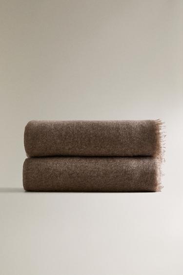 LIGHTWEIGHT CASHMERE THROW - Brown / Taupe by Zara - Image 1