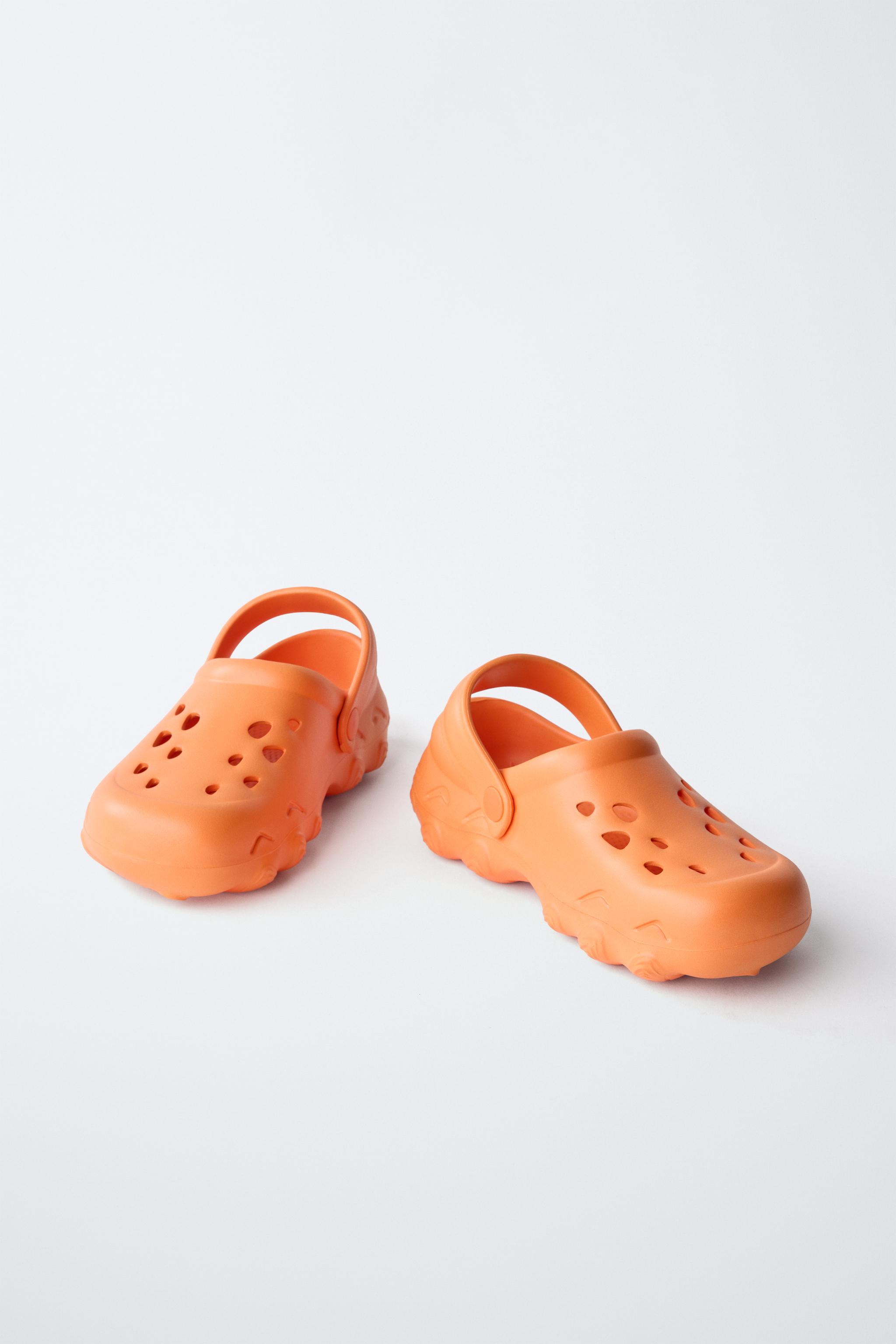 RUBBERIZED SPORT CLOGS