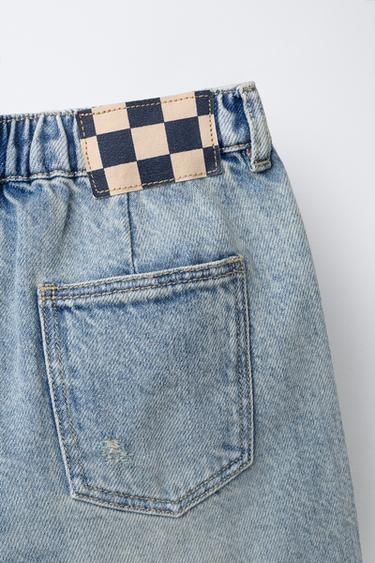 JEANS BARREL ستايل ممزّق - أزرق فاتح الخاص بـ Zara