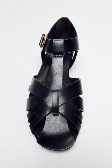 SAPATO TIPO SANDÁLIA COM TIRAS - Preto da Zara