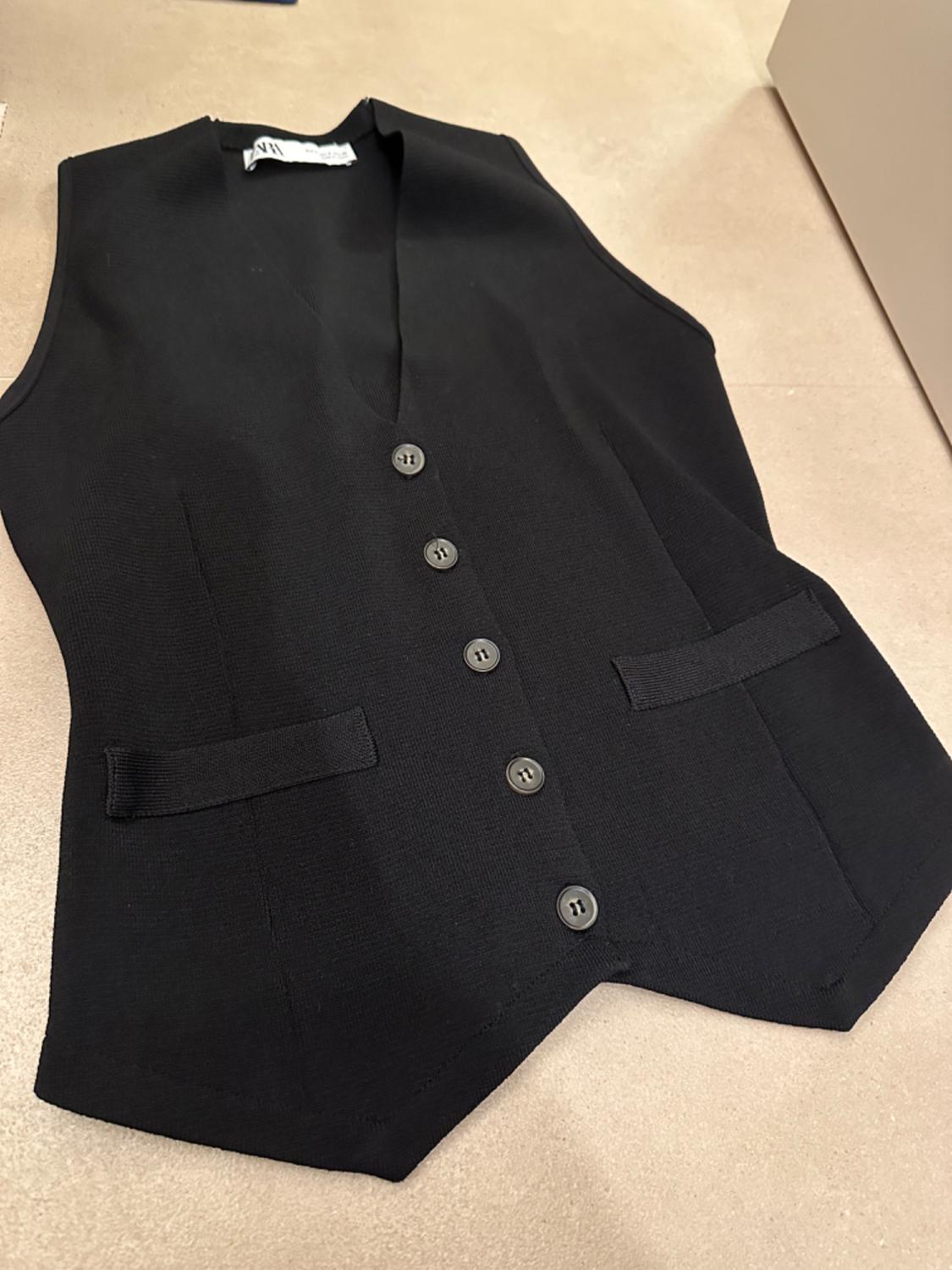 KNITTED WAISTCOAT - Image 2