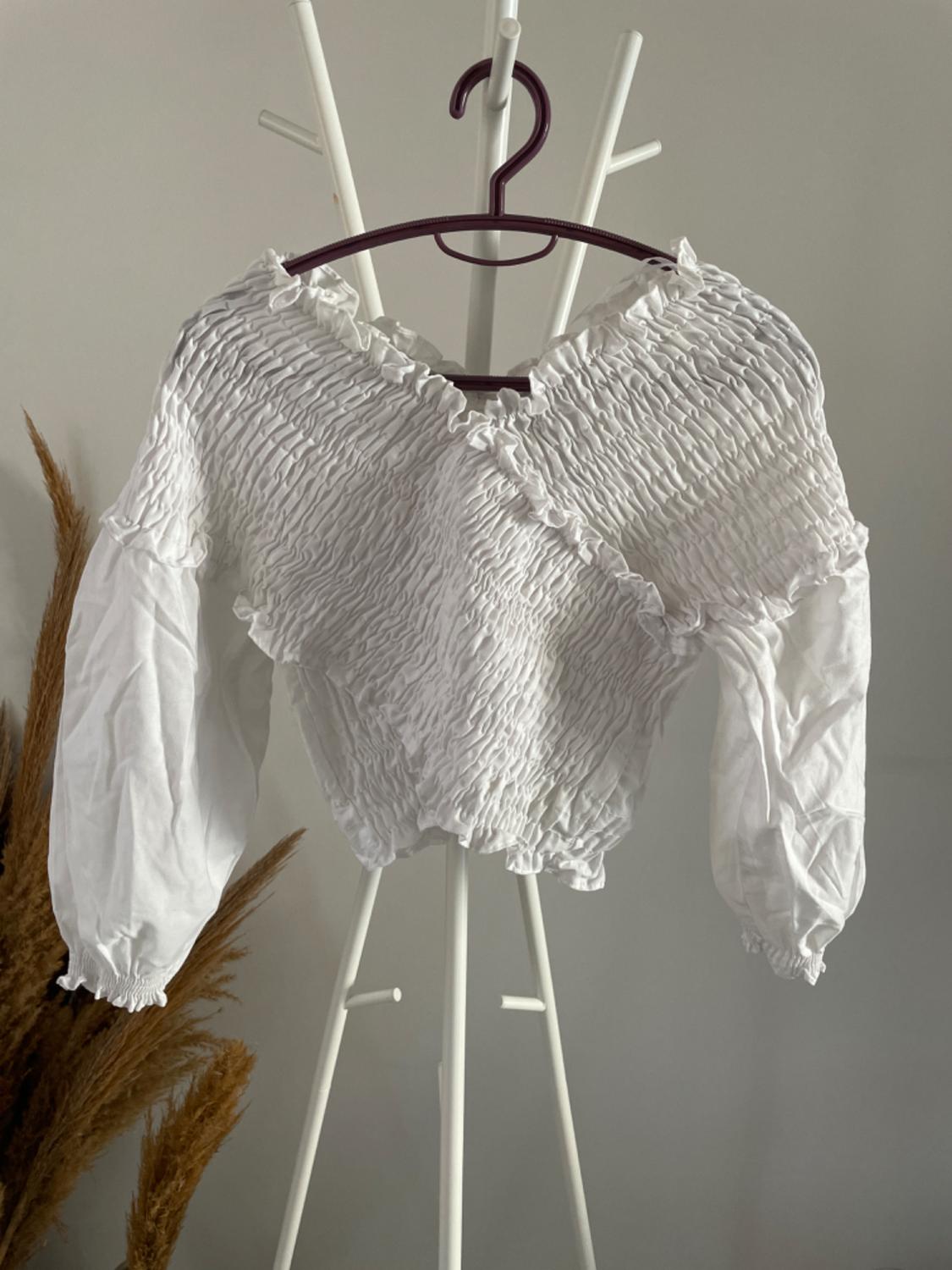 CROP TOP WITH SMOCKED DETAIL