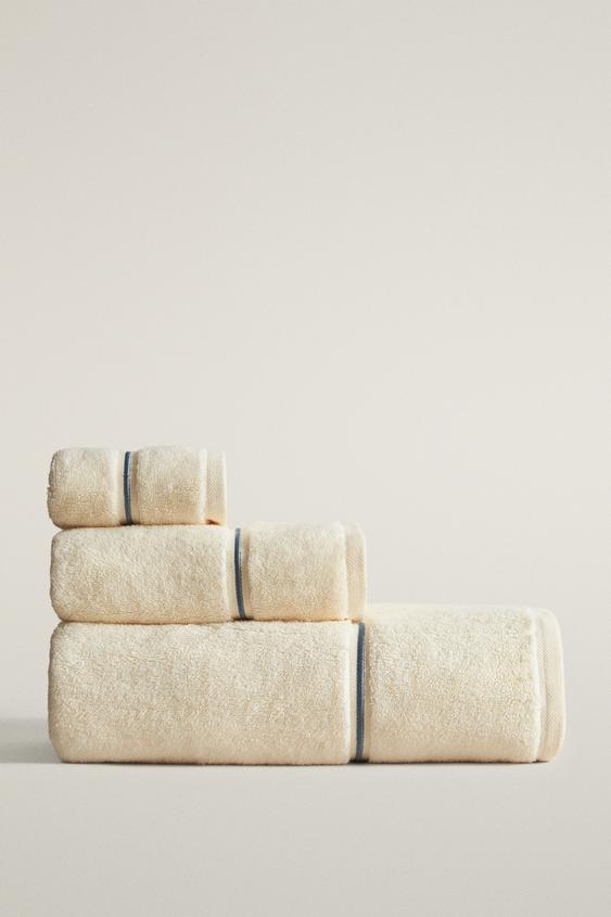 SCALLOPED EMBROIDERED BATH TOWEL - Electric blue by Zara - Image 0