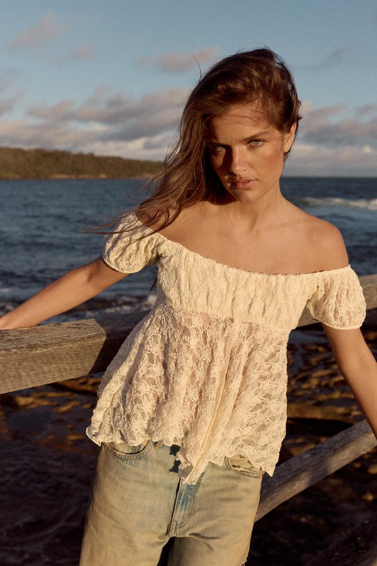 ROMANTIC LACE TOP