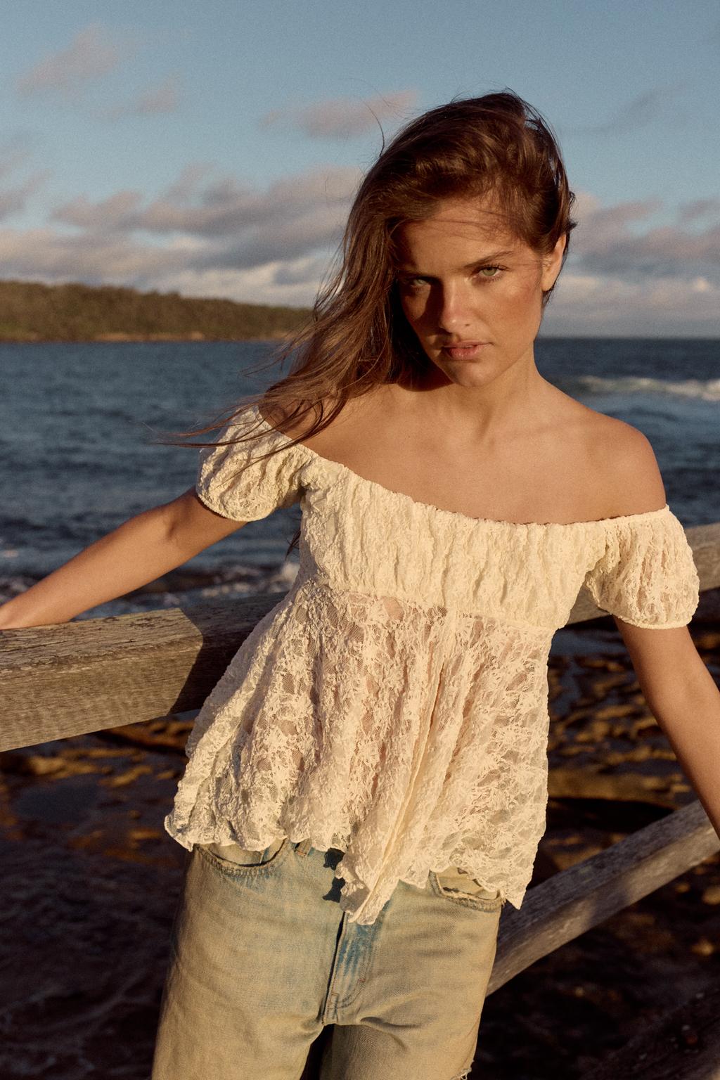 ROMANTIC LACE TOP