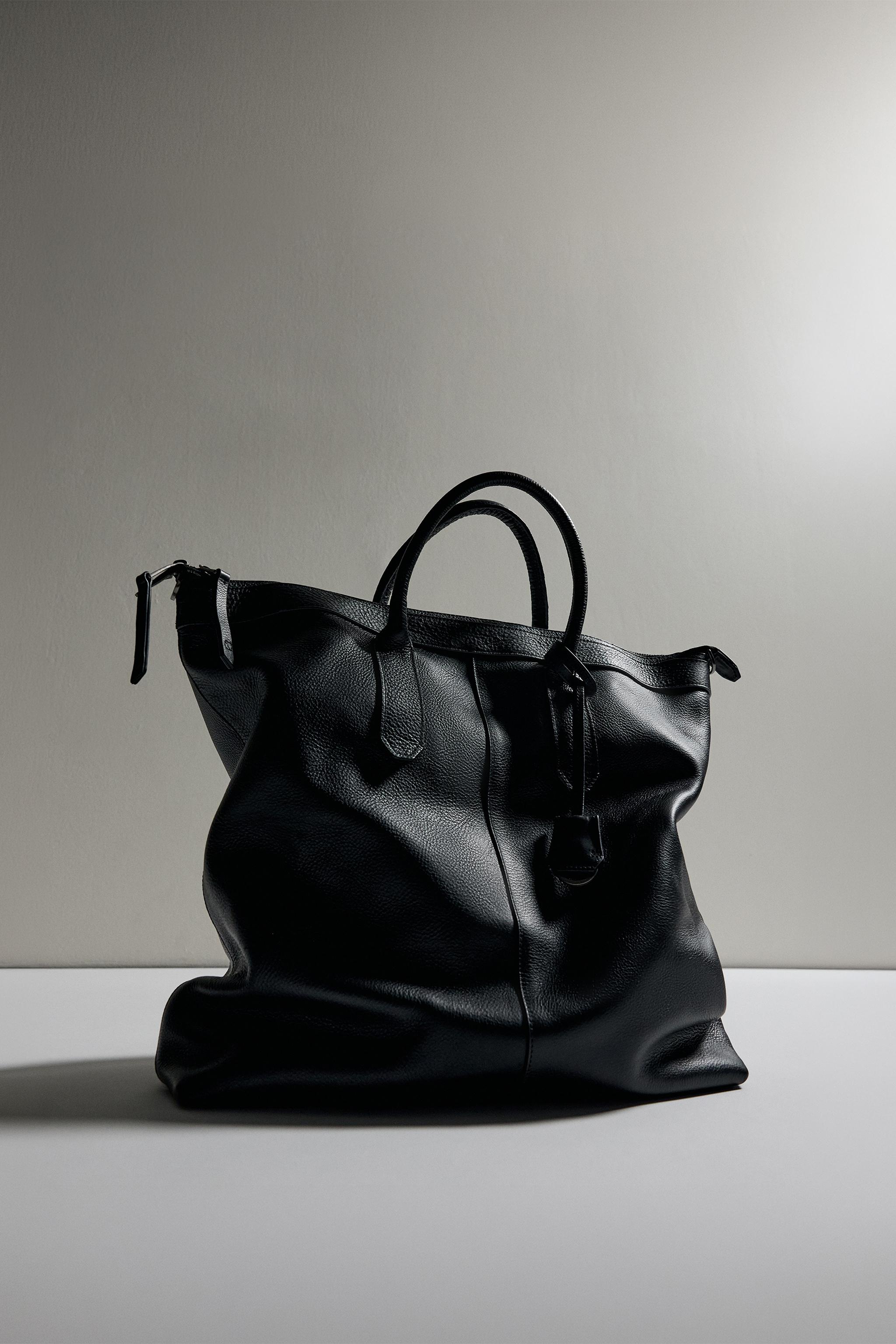 LEATHER SHOPPER BAG — Black