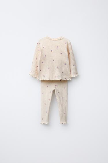 FLORAL TEXTURED T-SHIRT AND LEGGINGS TOTAL LOOK - 857 by Zara
