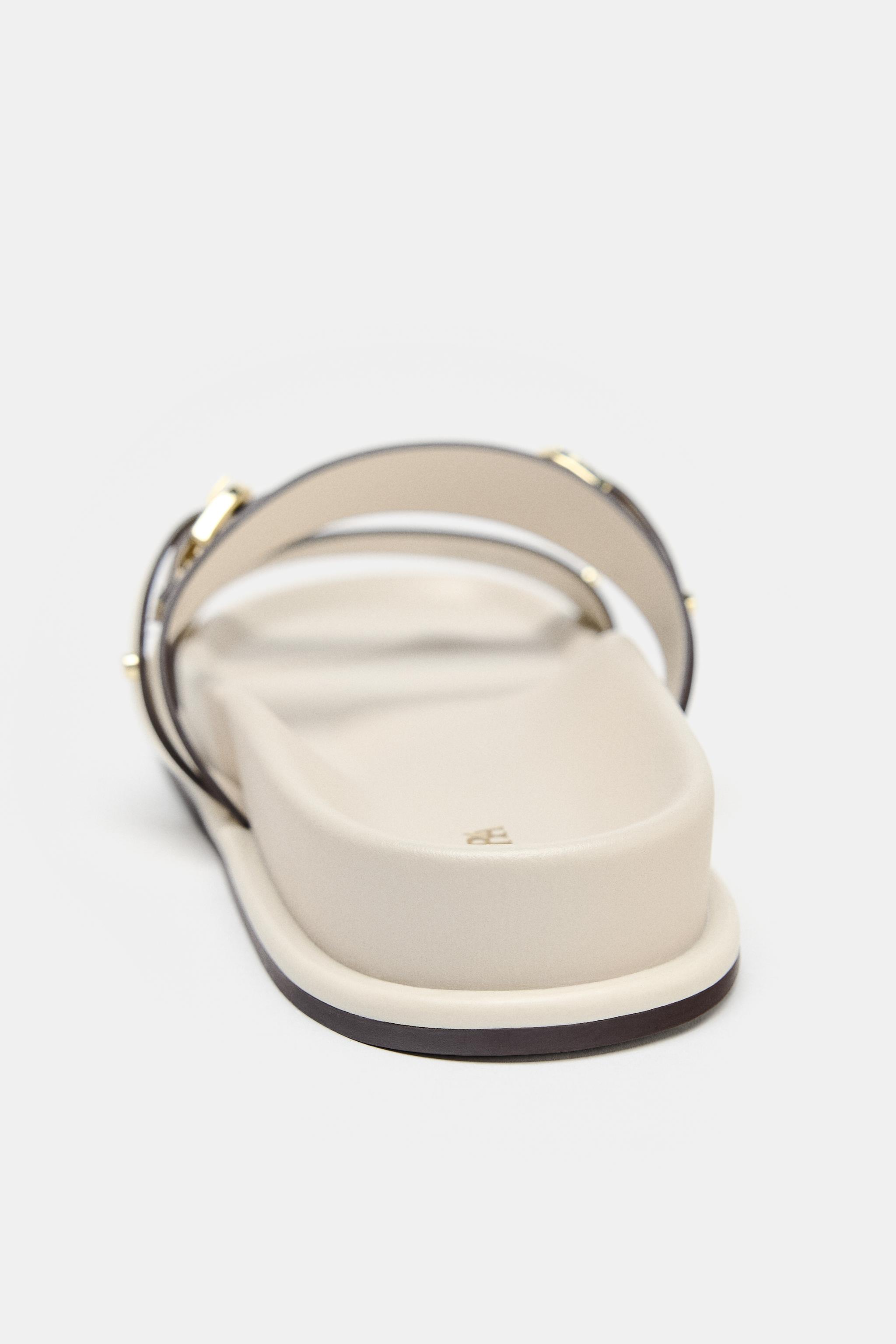 【ZARA】ザラ 38 24.5㎝ バックル付きプレーンサンダル エクリュ 白 バックル付きプレーンサンダル - エクリュ | ZARA Japan / 日本