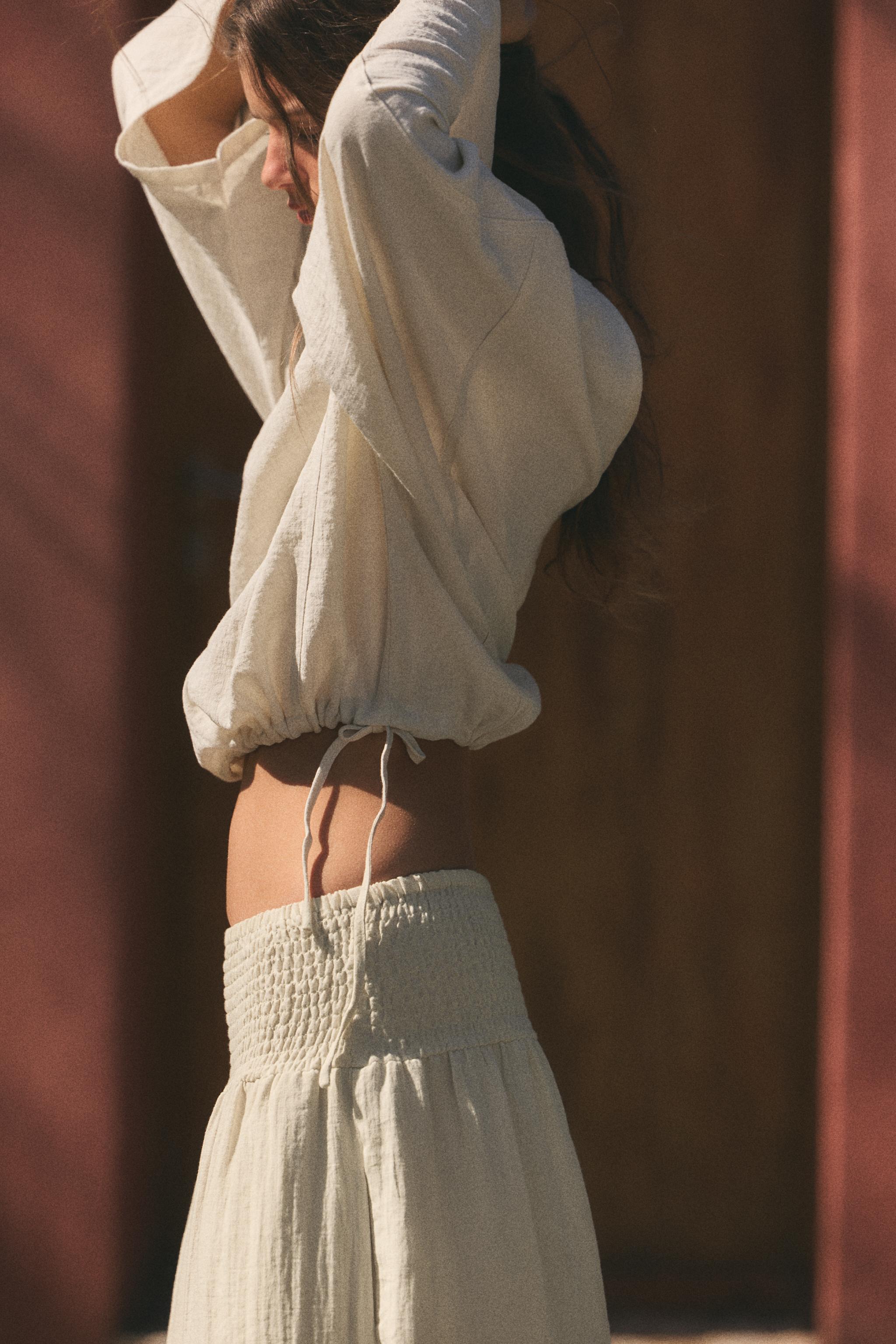 CHEMISE CAPE