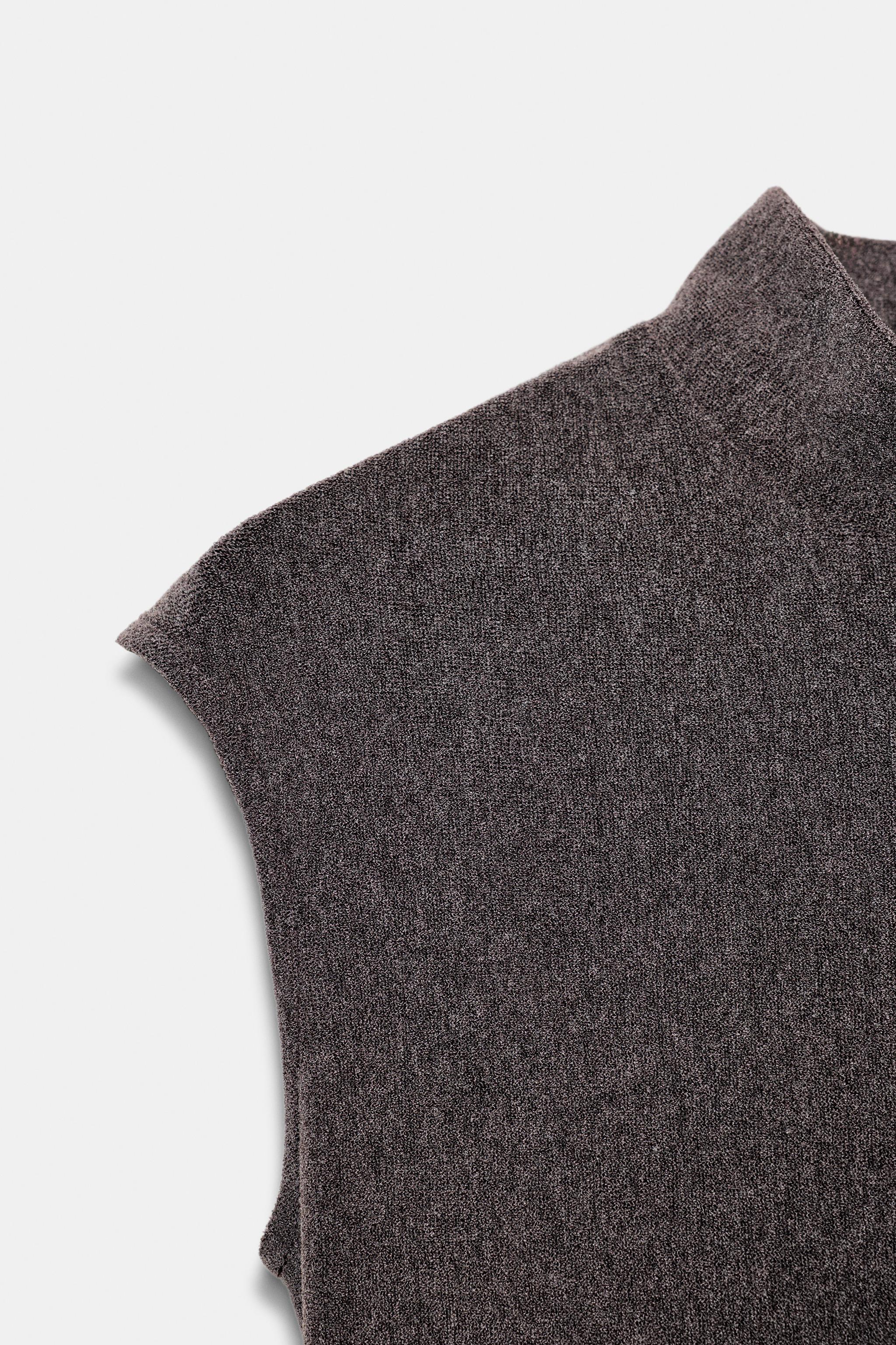SOFT HIGH NECK TOP
