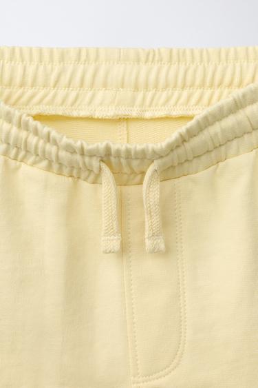 ENSEMBLE T-SHIRT ET BERMUDA À INSCRIPTION - Jaune clair de Zara - Image 7