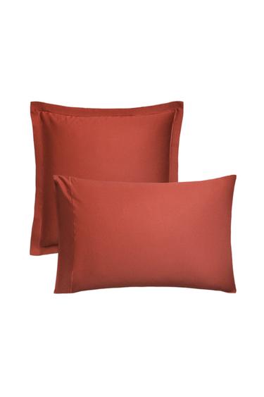 SATEEN PILLOWCASE WITH TRIM (300 THREAD COUNT) - Raspberry by Zara