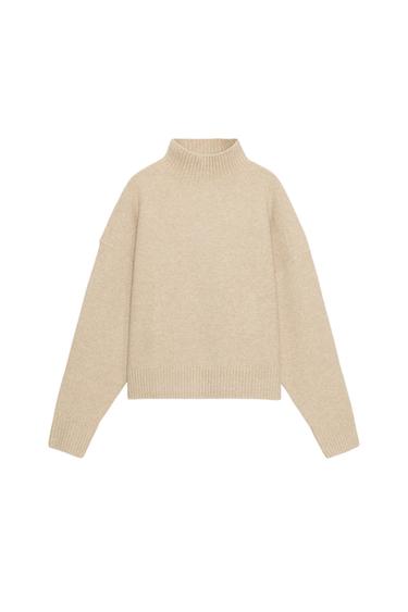 PULL EN MAILLE DOUCE À COL MONTANT - Beige de Zara