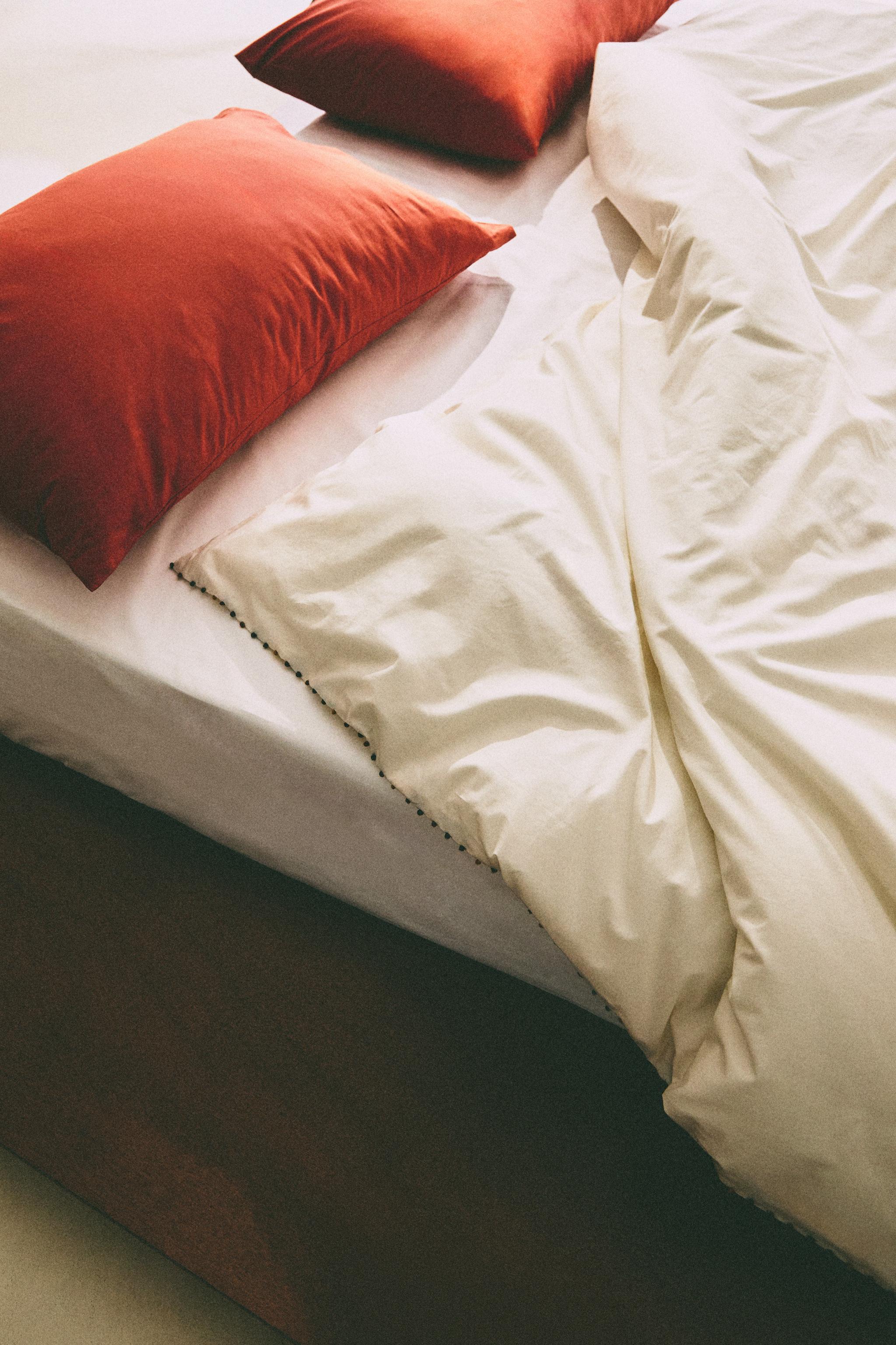 POM-POM COTTON PERCALE DUVET COVER (300 THREAD COUNT)